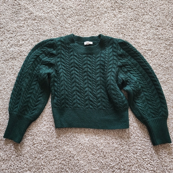 Sugarlips Sweaters - Sugarlips EuC Green Cableknit Sweater